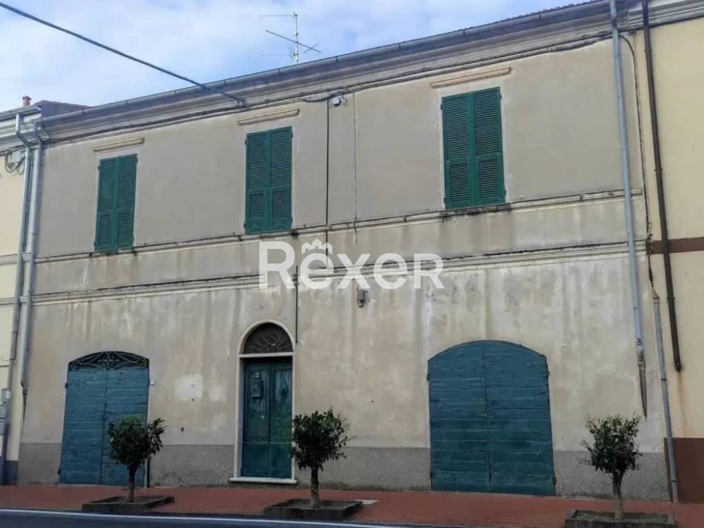 casa indipendente in vendita a Toirano