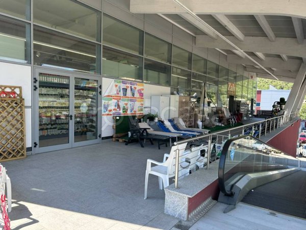 negozio in vendita a Toirano