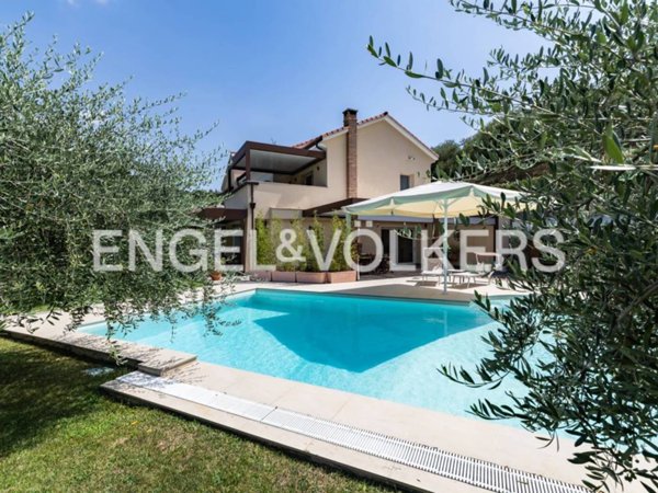 casa indipendente in vendita a Toirano