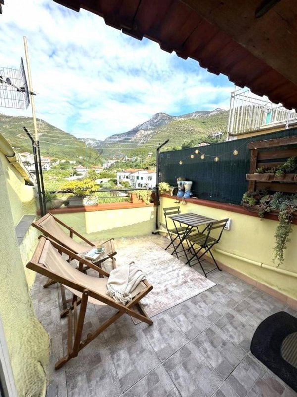 casa indipendente in vendita a Toirano
