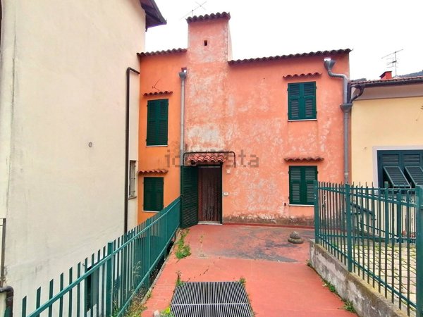 casa indipendente in vendita a Toirano