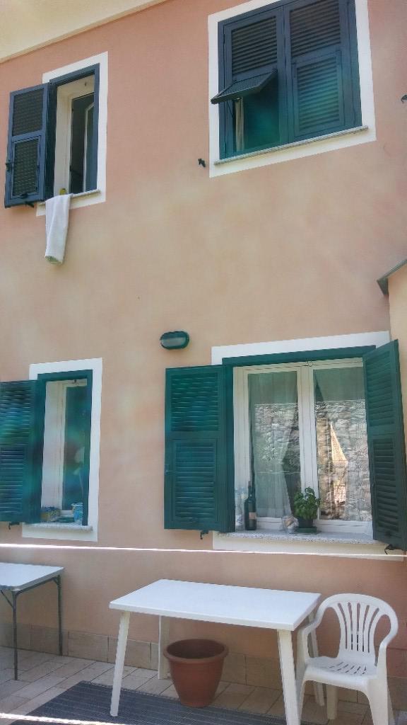 casa indipendente in vendita a Toirano