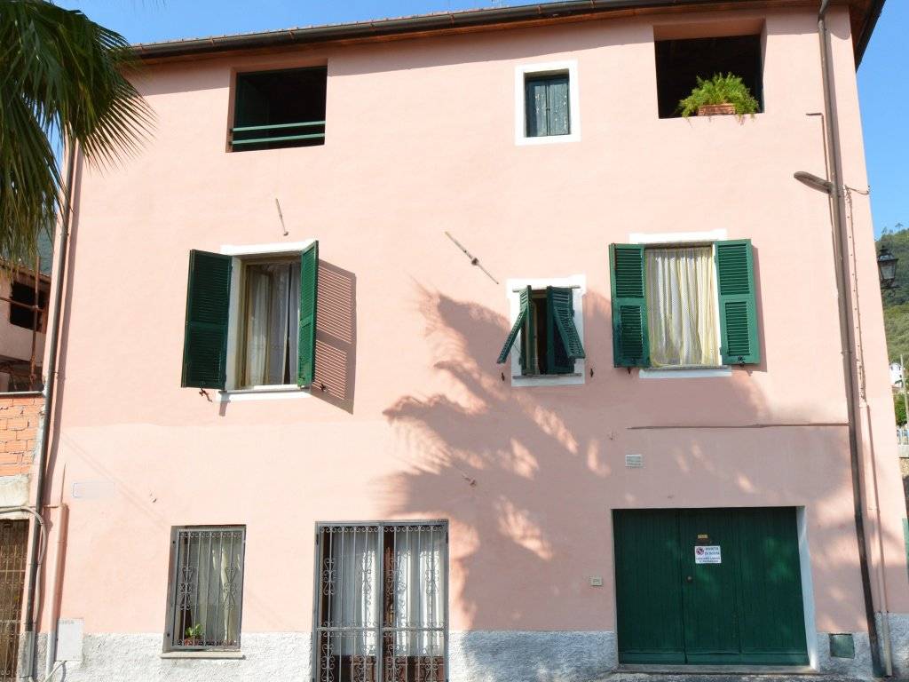 casa indipendente in vendita a Toirano