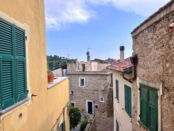 casa indipendente in vendita a Tovo San Giacomo