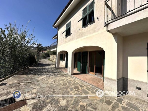 casa indipendente in vendita a Tovo San Giacomo