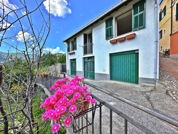 casa indipendente in vendita a Tovo San Giacomo