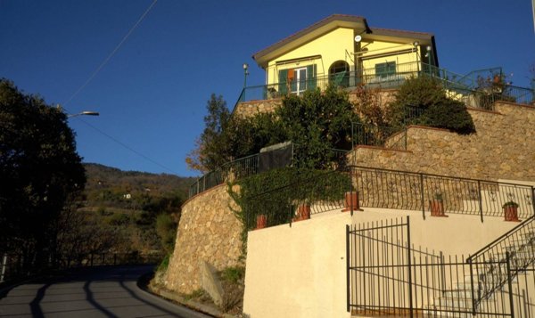 casa indipendente in vendita a Tovo San Giacomo