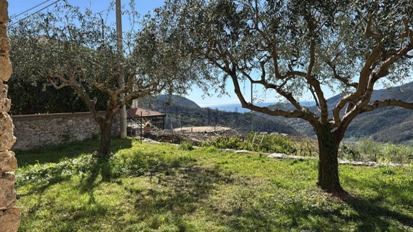 casa semindipendente in vendita a Tovo San Giacomo