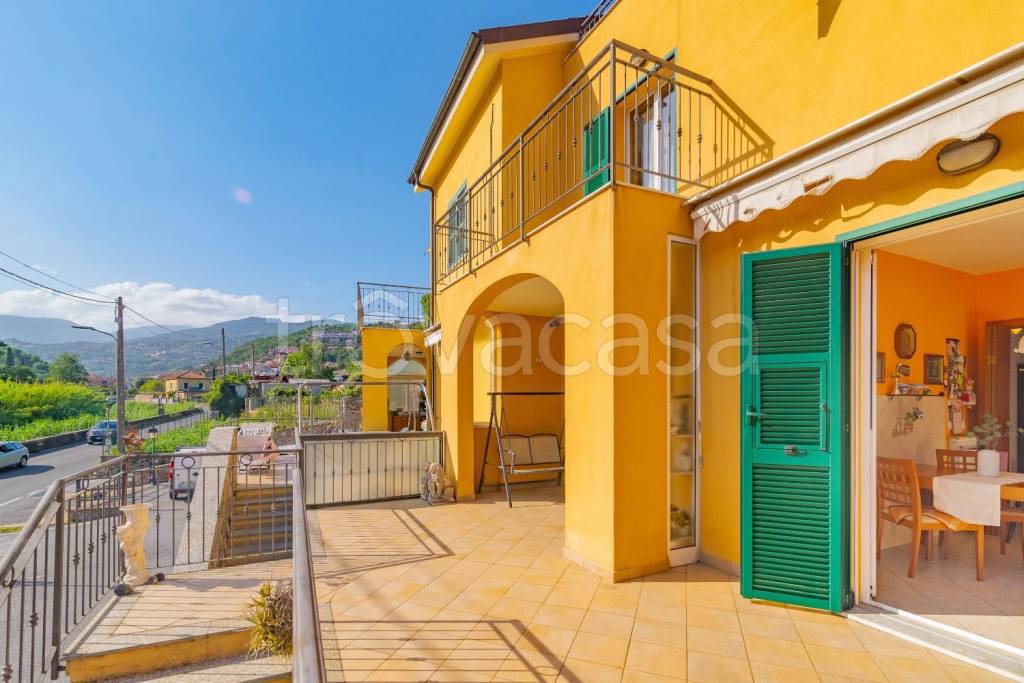 casa indipendente in vendita a Tovo San Giacomo
