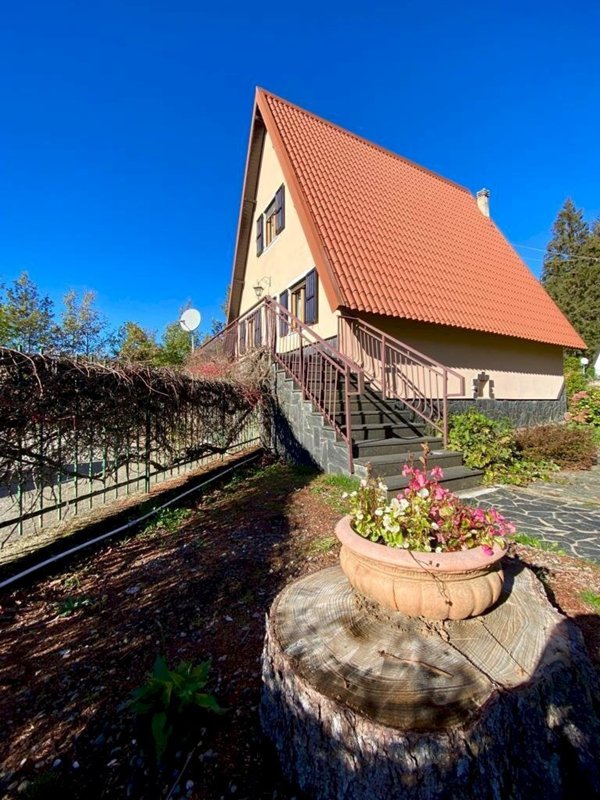 villa in vendita ad Urbe in zona San Pietro d'Olba