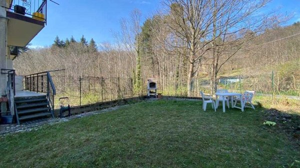 appartamento in vendita ad Urbe in zona Vara Superiore