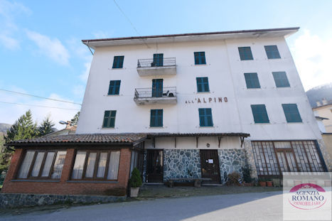 casa indipendente in vendita ad Urbe in zona San Pietro d'Olba