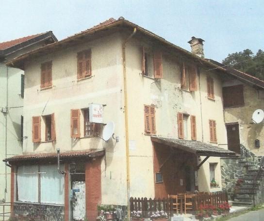locale commerciale in vendita ad Urbe