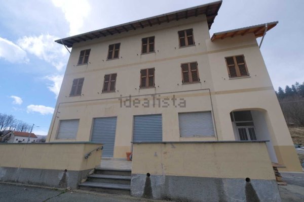 casa indipendente in vendita ad Urbe