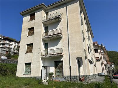 intera palazzina in vendita ad Urbe