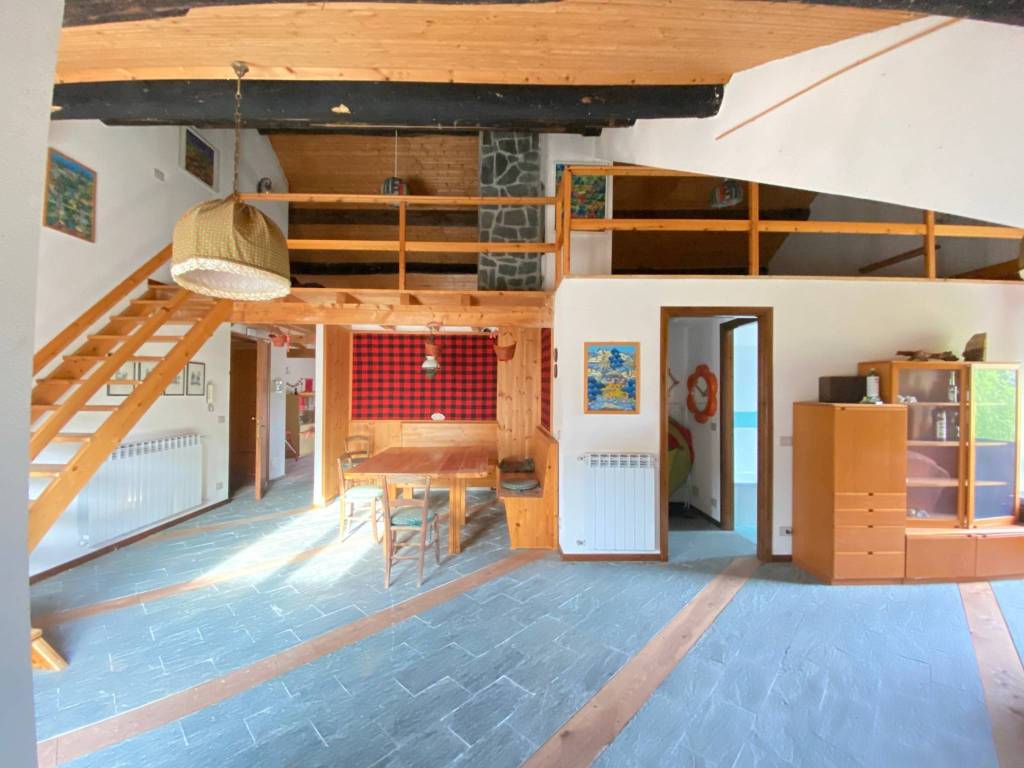 appartamento in vendita ad Urbe in zona San Pietro d'Olba