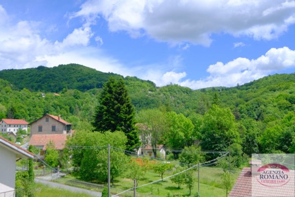appartamento in vendita ad Urbe in zona Vara Inferiore