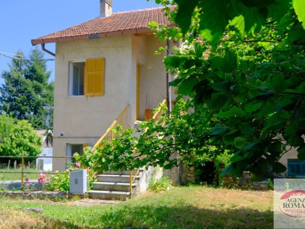 casa indipendente in vendita ad Urbe