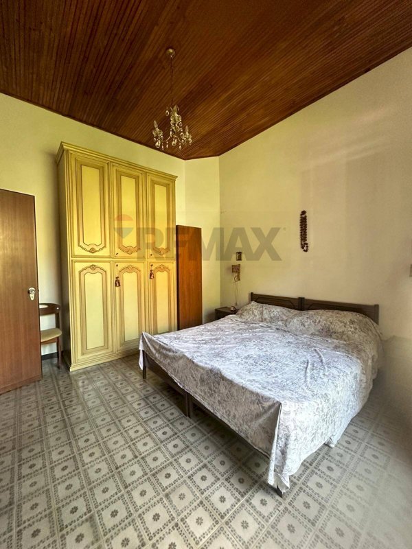 casa semindipendente in vendita ad Urbe in zona Vara Superiore