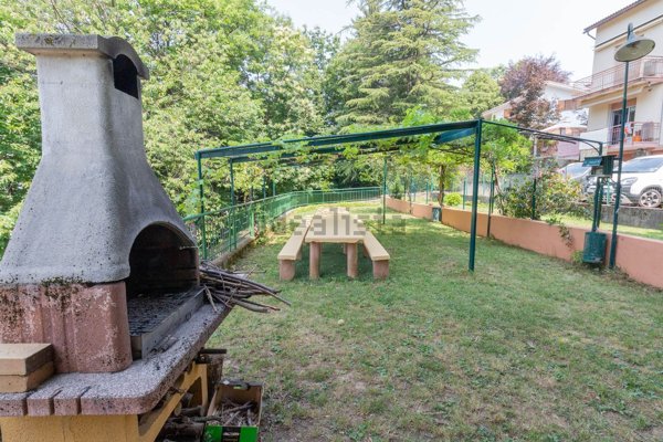 appartamento in vendita ad Urbe in zona Acquabianca