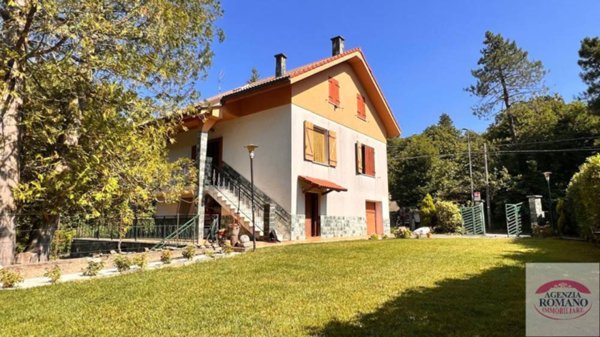casa indipendente in vendita ad Urbe