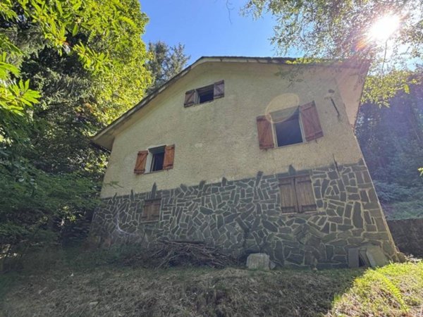 casa indipendente in vendita ad Urbe in zona San Pietro d'Olba