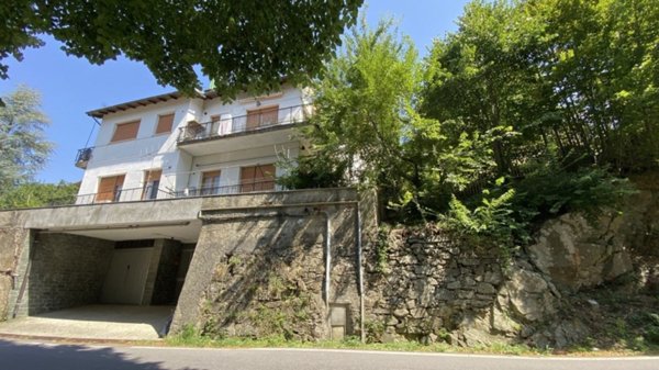 appartamento in vendita ad Urbe in zona San Pietro d'Olba