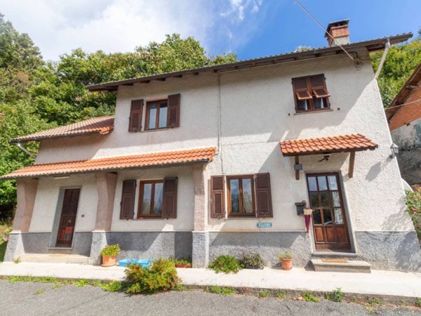 casa indipendente in vendita ad Urbe