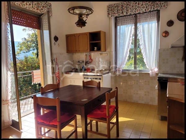 appartamento in vendita ad Urbe in zona Vara Superiore