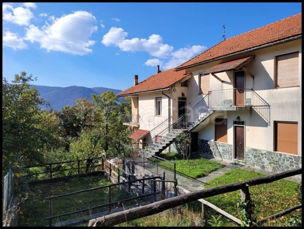 appartamento in vendita ad Urbe in zona Vara Superiore