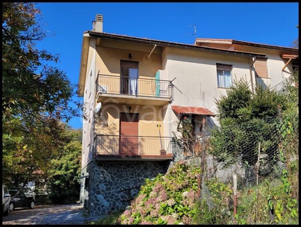 appartamento in vendita ad Urbe in zona Vara Superiore