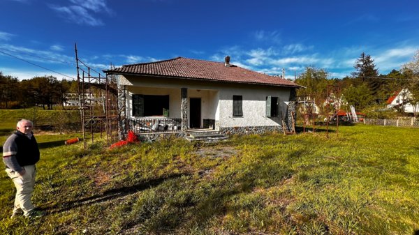 casa indipendente in vendita ad Urbe in zona San Pietro d'Olba