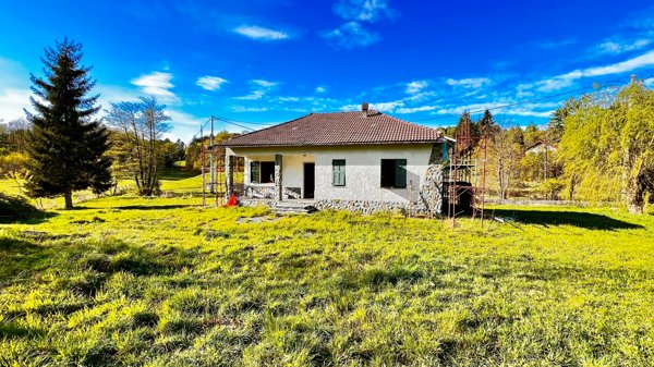 casa indipendente in vendita ad Urbe