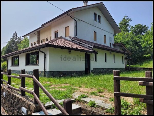 negozio in vendita ad Urbe