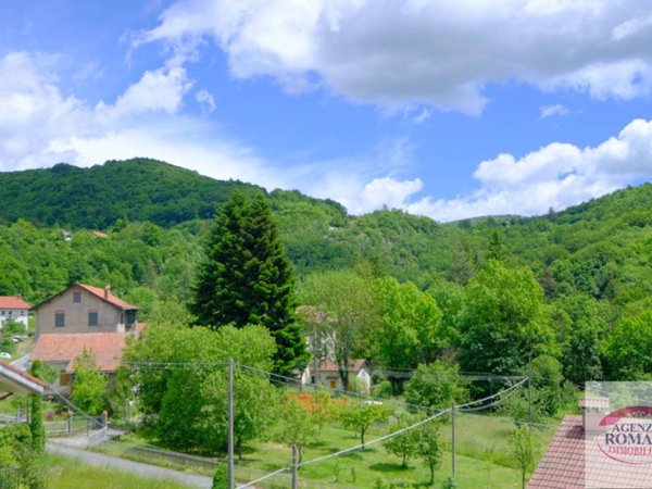 appartamento in vendita ad Urbe in zona Vara Inferiore