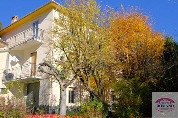 casa indipendente in vendita ad Urbe