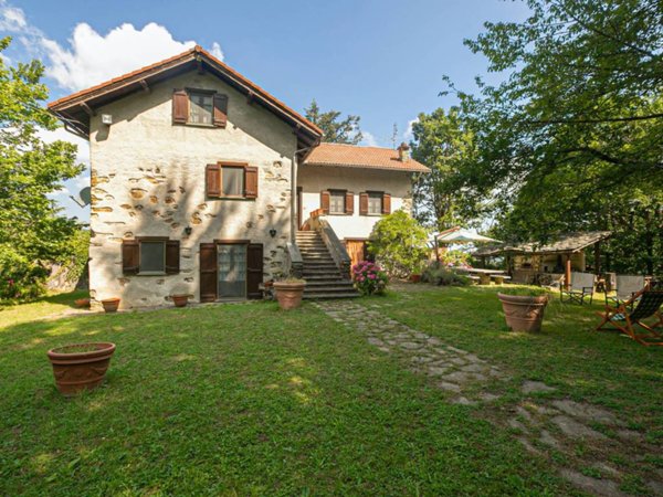 casa indipendente in vendita ad Urbe