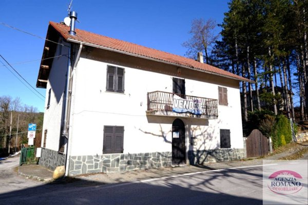 casa indipendente in vendita ad Urbe