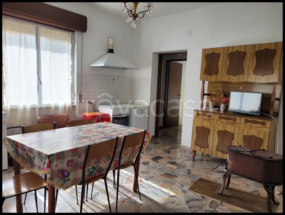 appartamento in vendita ad Urbe in zona Vara Superiore