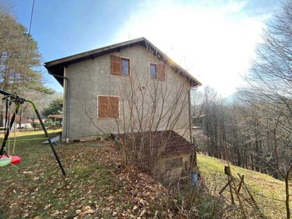 casa indipendente in vendita ad Urbe