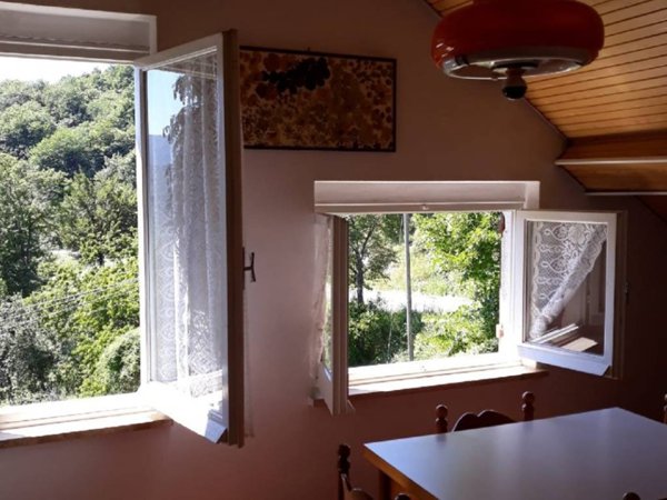 appartamento in vendita ad Urbe in zona Vara Superiore