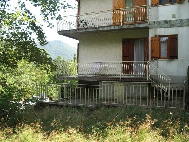 appartamento in vendita ad Urbe in zona San Pietro d'Olba
