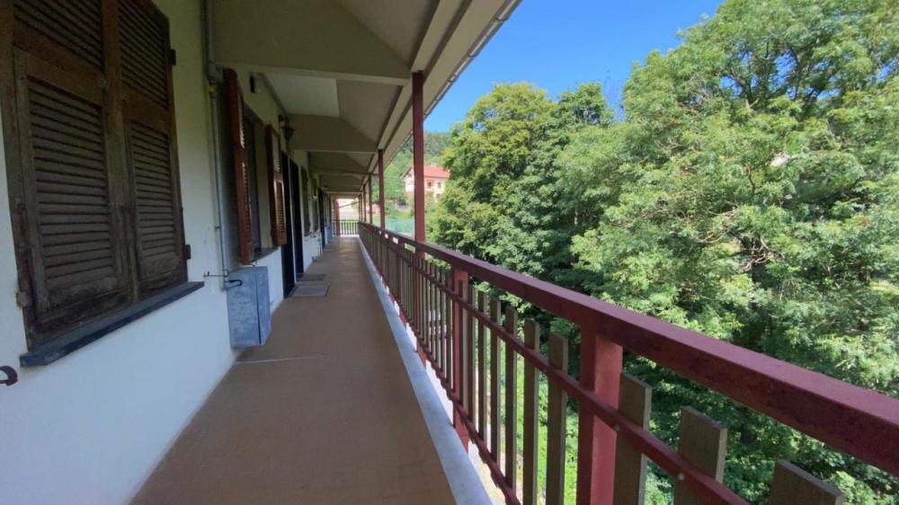 appartamento in vendita ad Urbe in zona Vara Superiore