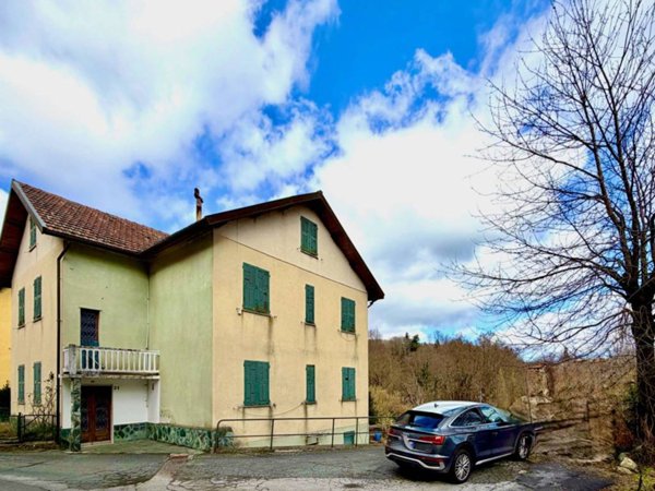 casa indipendente in vendita ad Urbe in zona San Pietro d'Olba