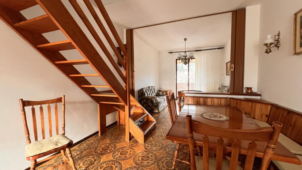 appartamento in vendita ad Urbe in zona Vara Superiore