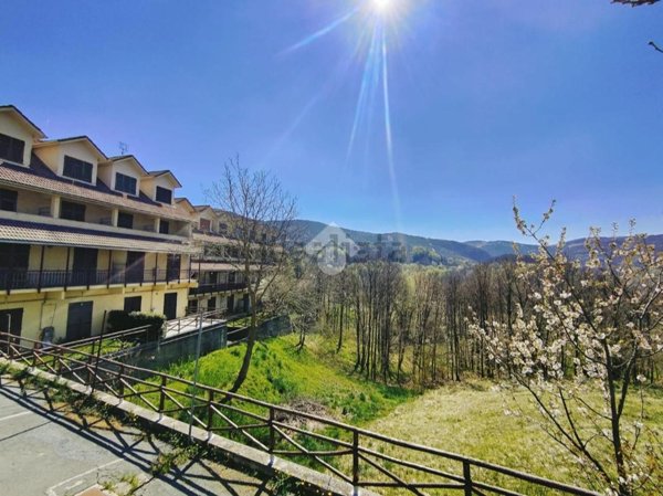 appartamento in vendita ad Urbe in zona Vara Superiore