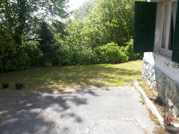 casa indipendente in vendita ad Urbe in zona Vara Superiore