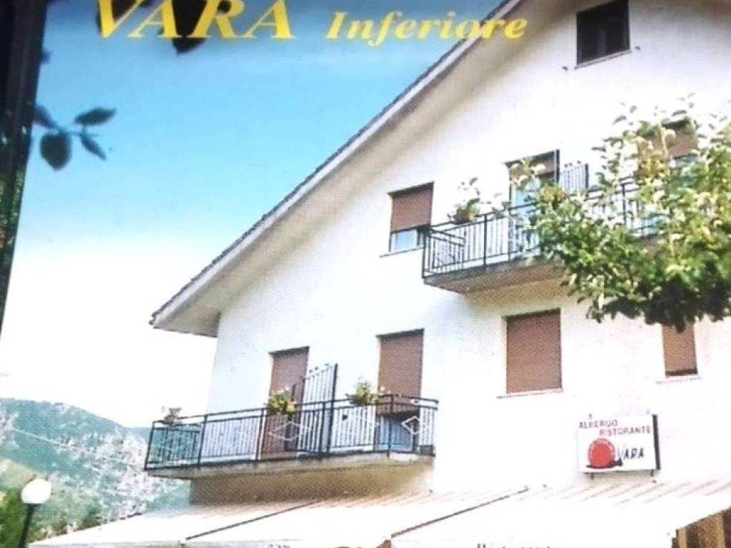 appartamento in vendita ad Urbe in zona Vara Inferiore