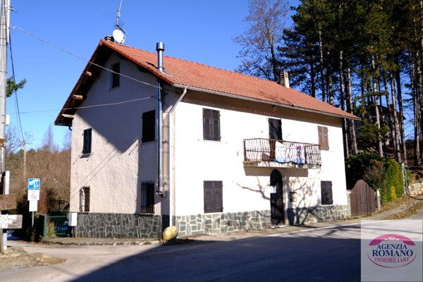 casa indipendente in vendita ad Urbe in zona San Pietro d'Olba