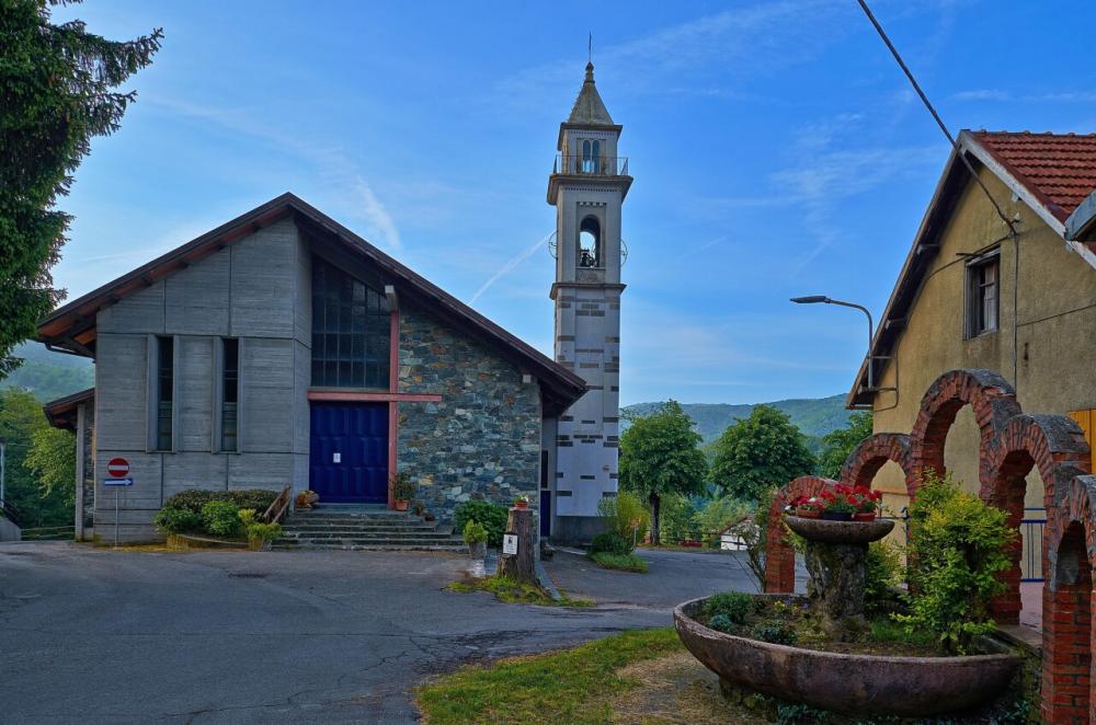 terreno edificabile in vendita ad Urbe in zona Vara Superiore